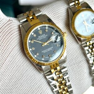 Role_x Oyster Couple