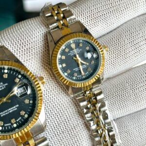 Role_x Oyster Couple